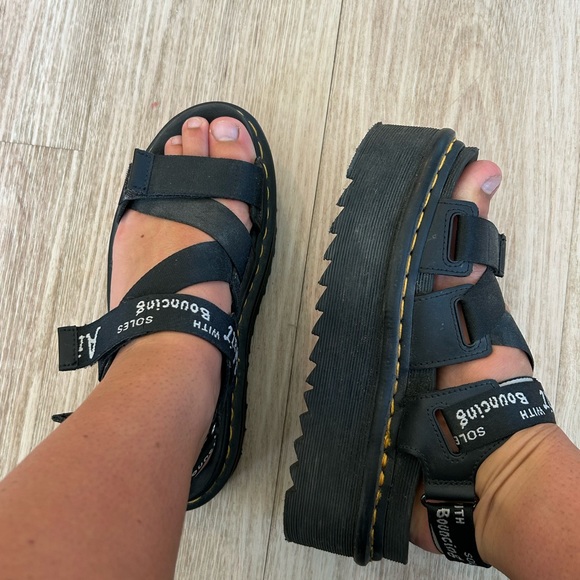 Dr. Martens Shoes - Platform doc martens